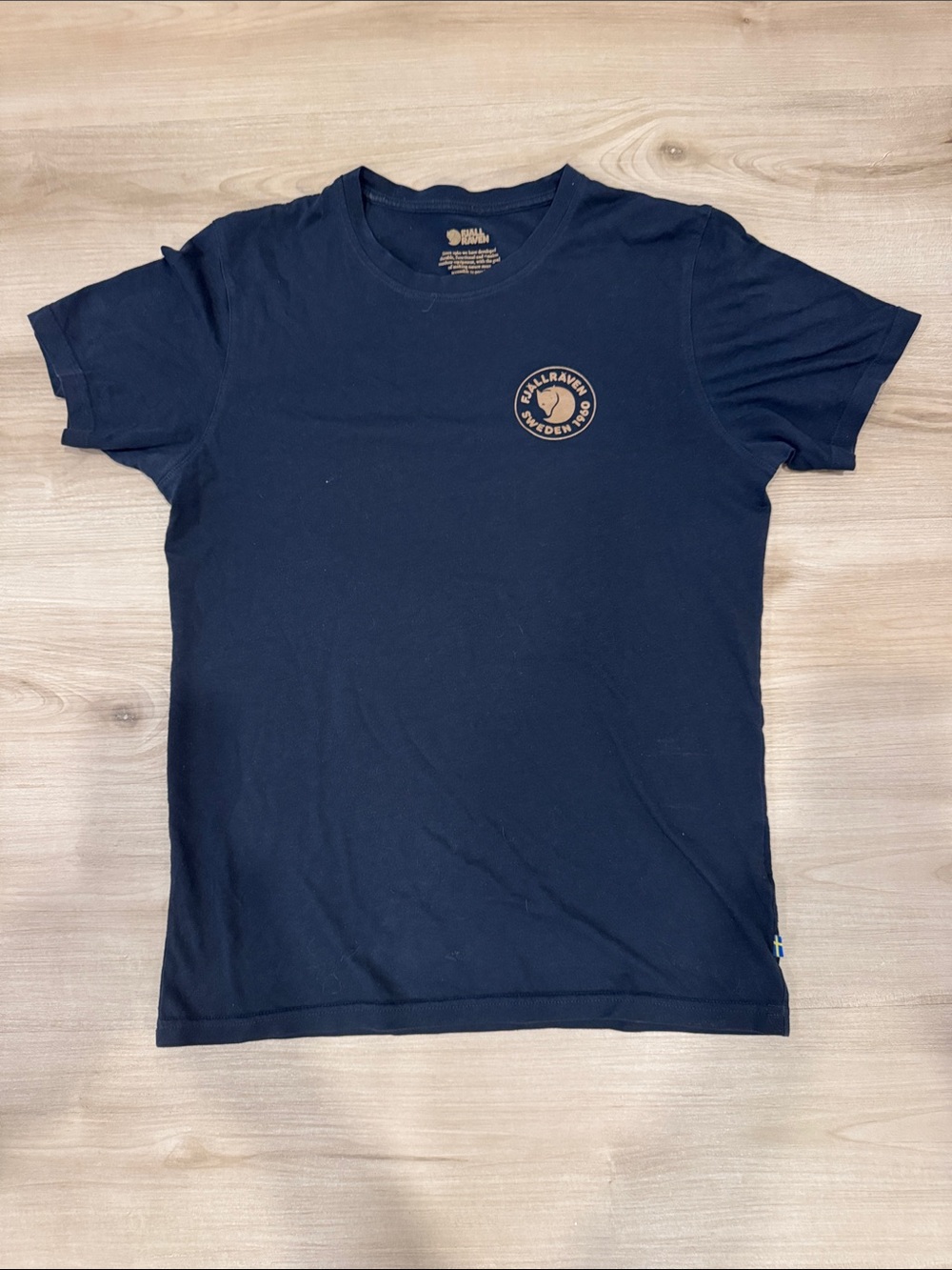 Fjallraven Men's small black Short-Sleeve Logo Tee